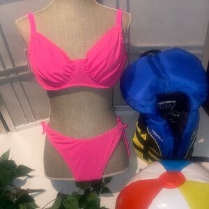 Hot Pink Women's Bikini Set - Stylish Ribbed Two-Piece